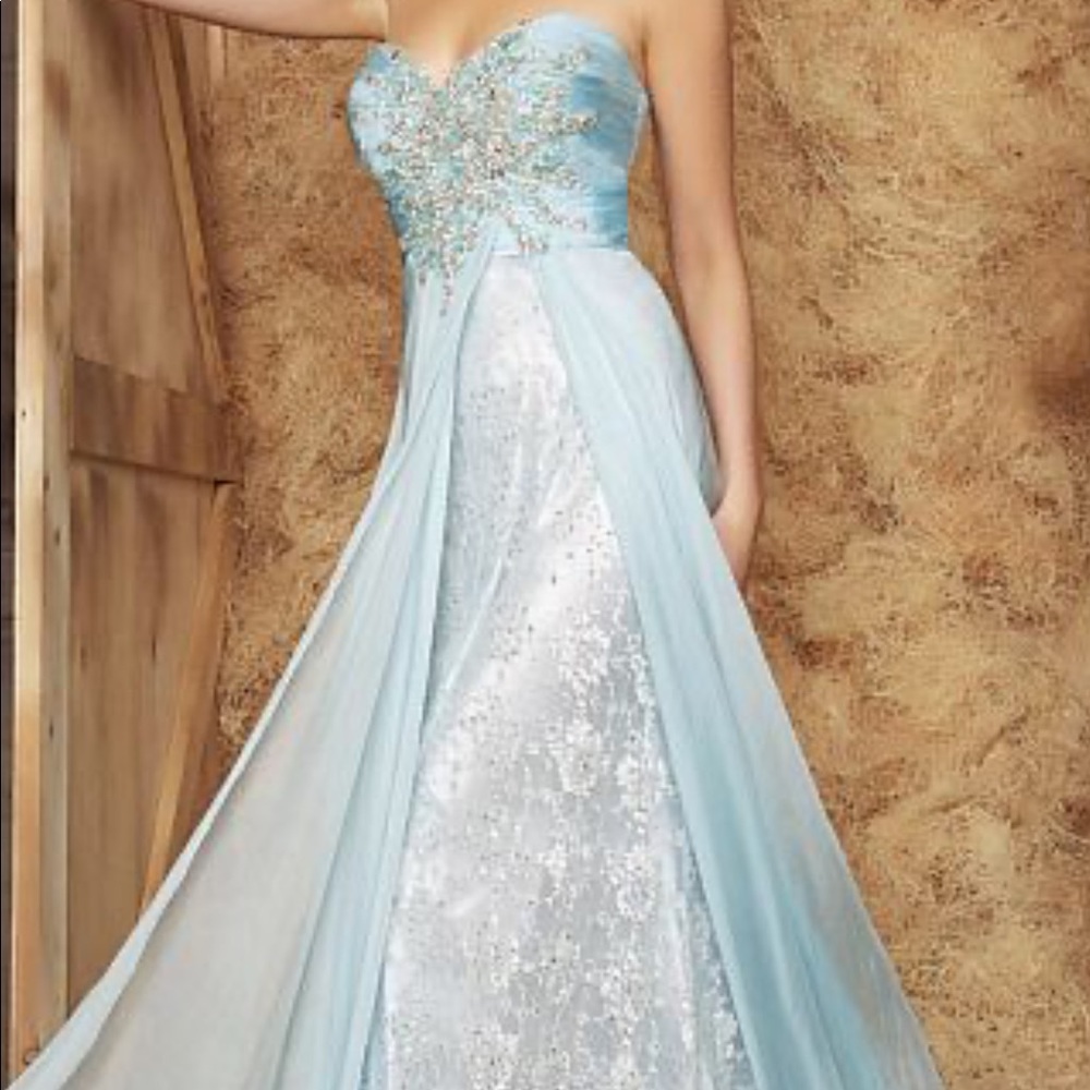 Like New: Mac Duggal Evening Gown